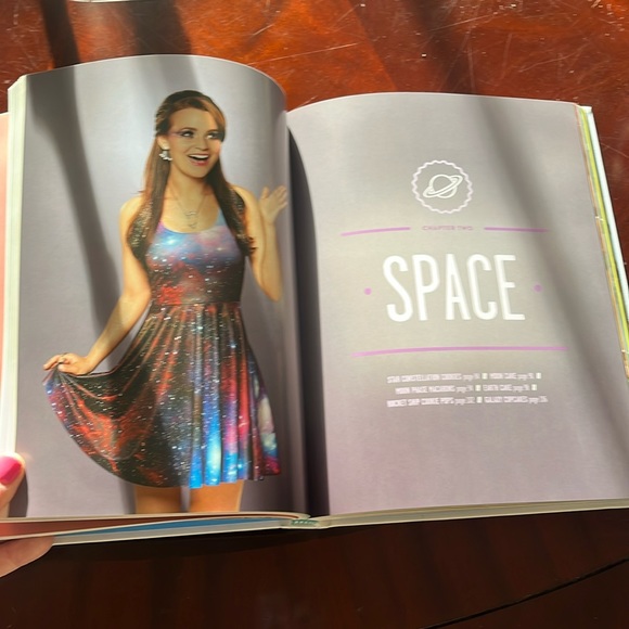 NWOT Rosanna Pansino The Nerdy Nummies Cookbook. New York Times Bestseller. - Picture 7 of 10
